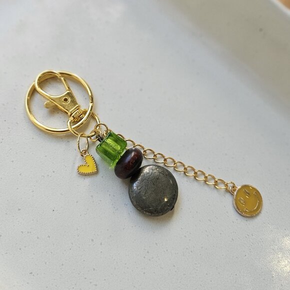 Green Glass, Wood & Metal Beaded Keychain with Gold Heart and Smile Charms - Picture 6 of 7